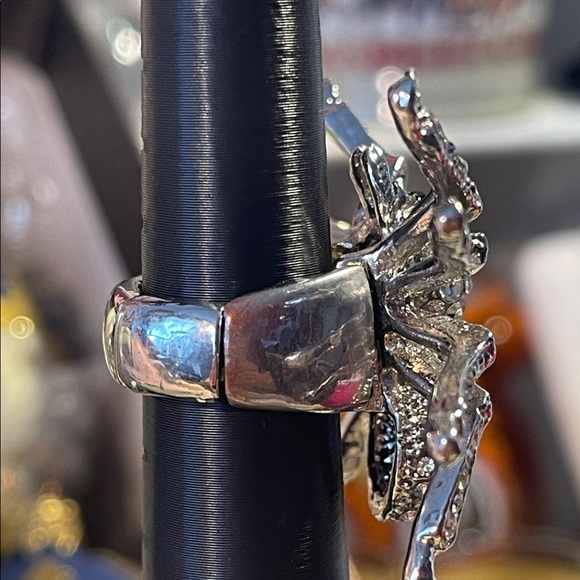 Rhinestone Spider Stretch Silvertone Ring - Picture 4 of 7